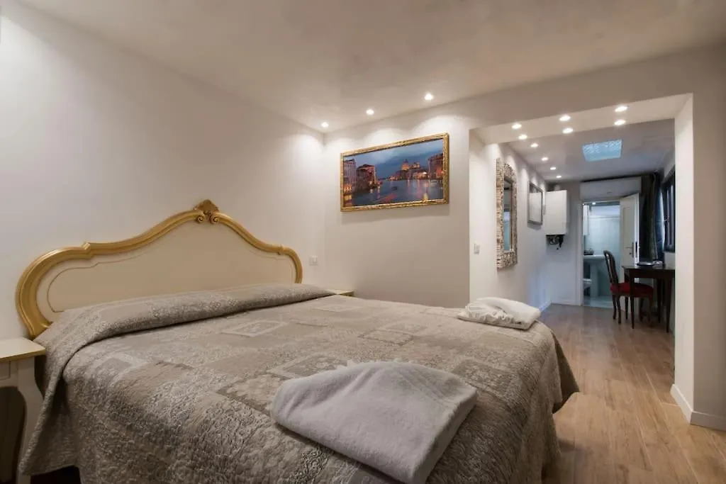 Ca'Mariagrazia Flat In Venice With Private Patio Apartament