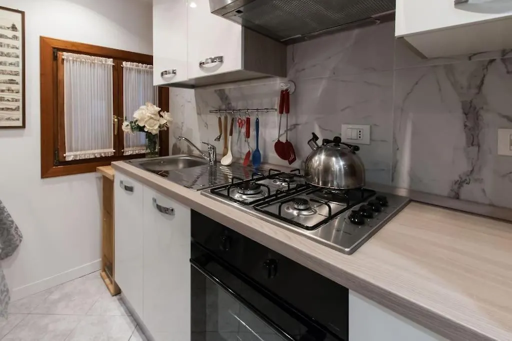 Ca'Mariagrazia Flat In Venice With Private Patio Apartment